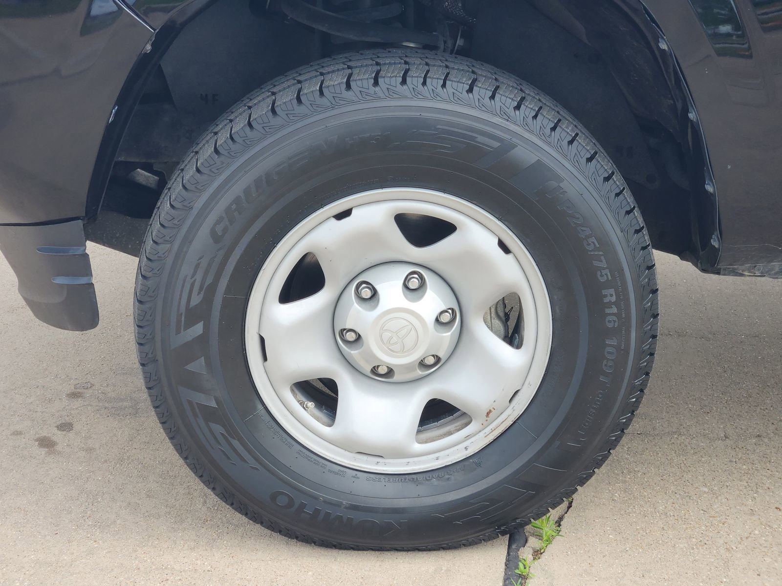 Used 2023 Toyota Tacoma SR image 10