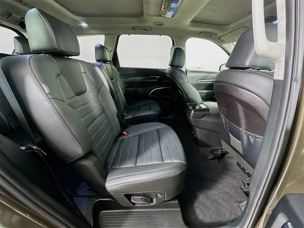 Certified 2024 Kia Telluride SX Prestige w/ Towing Package image 7