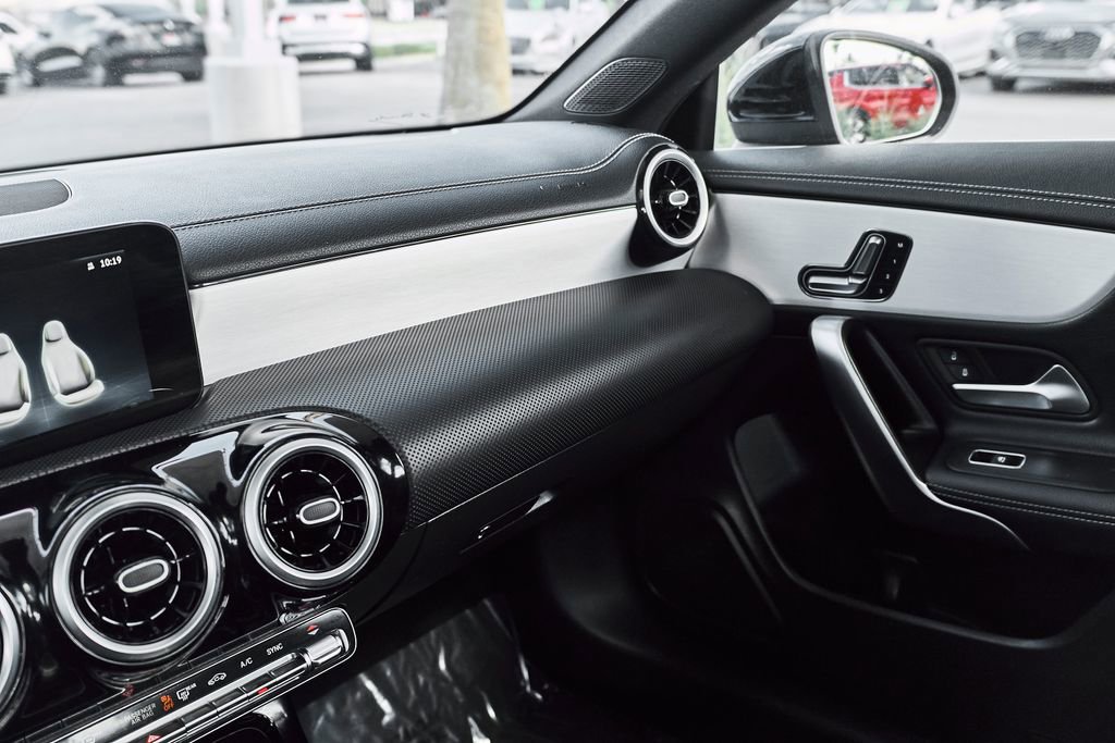 Used 2025 Mercedes-Benz CLA 250 4MATIC image 50