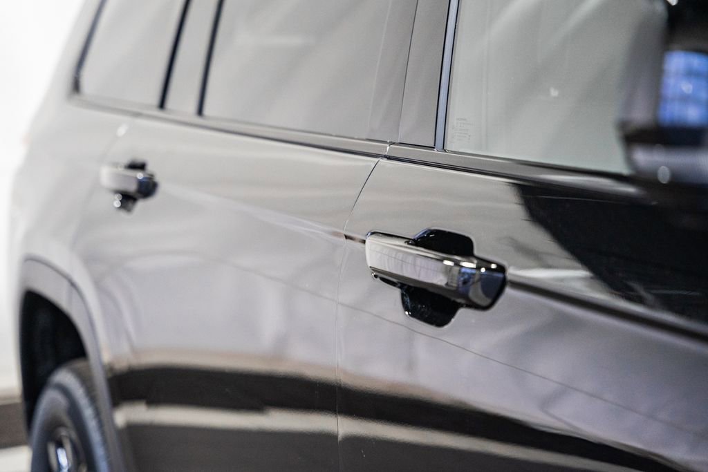 New 2025 Jeep Grand Cherokee L Altitude image 11