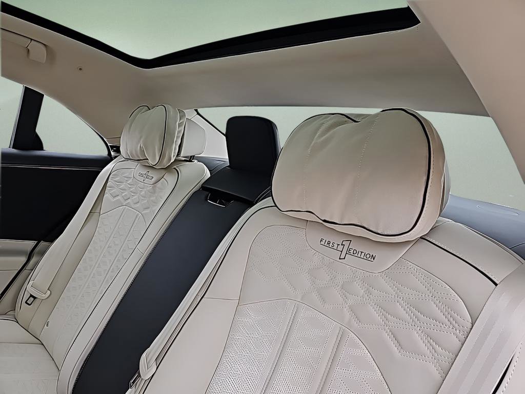 New 2025 Bentley Flying Spur Plug-In Hybrid image 33