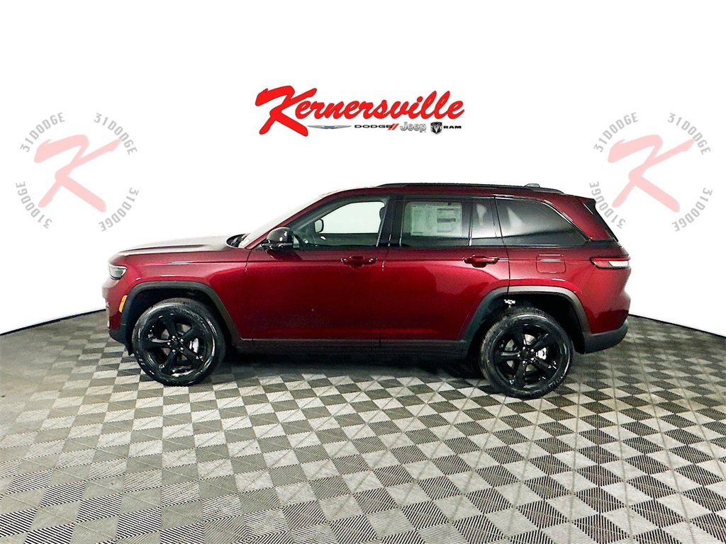 New 2025 Jeep Grand Cherokee Altitude image 4