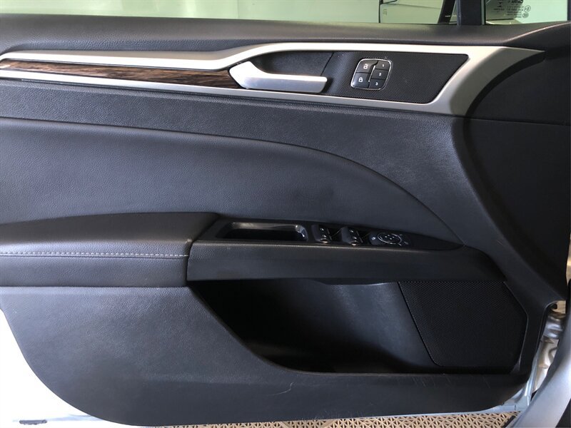 Used 2014 Ford Fusion Energi SE FWD image 16