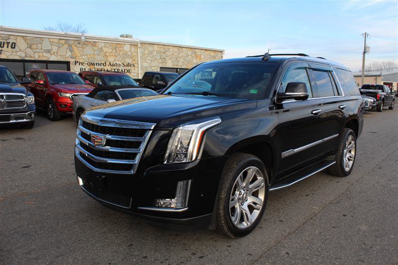 Used 2017 Cadillac Escalade Luxury AWD/4WD image 3