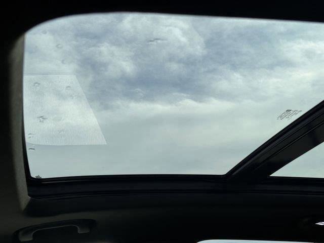 Certified 2022 Cadillac XT4 Premium Luxury w/ Cold Weather Package image 33