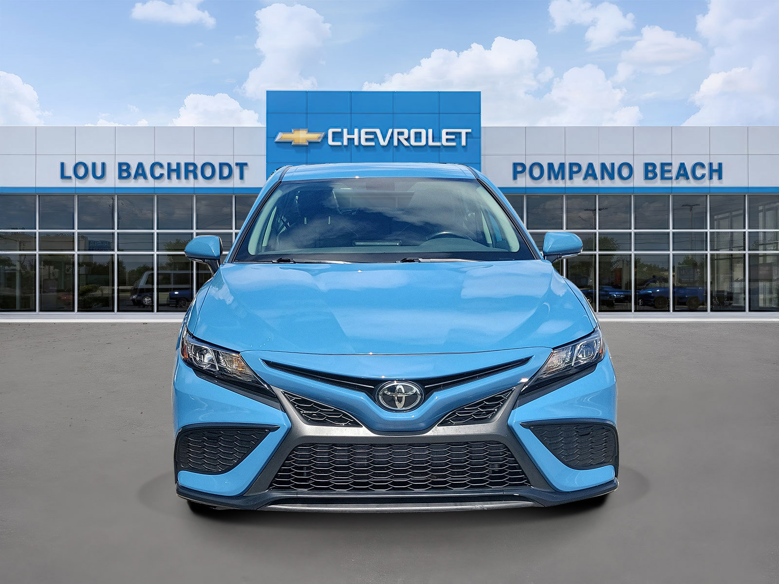 Used 2024 Toyota Camry SE image 2