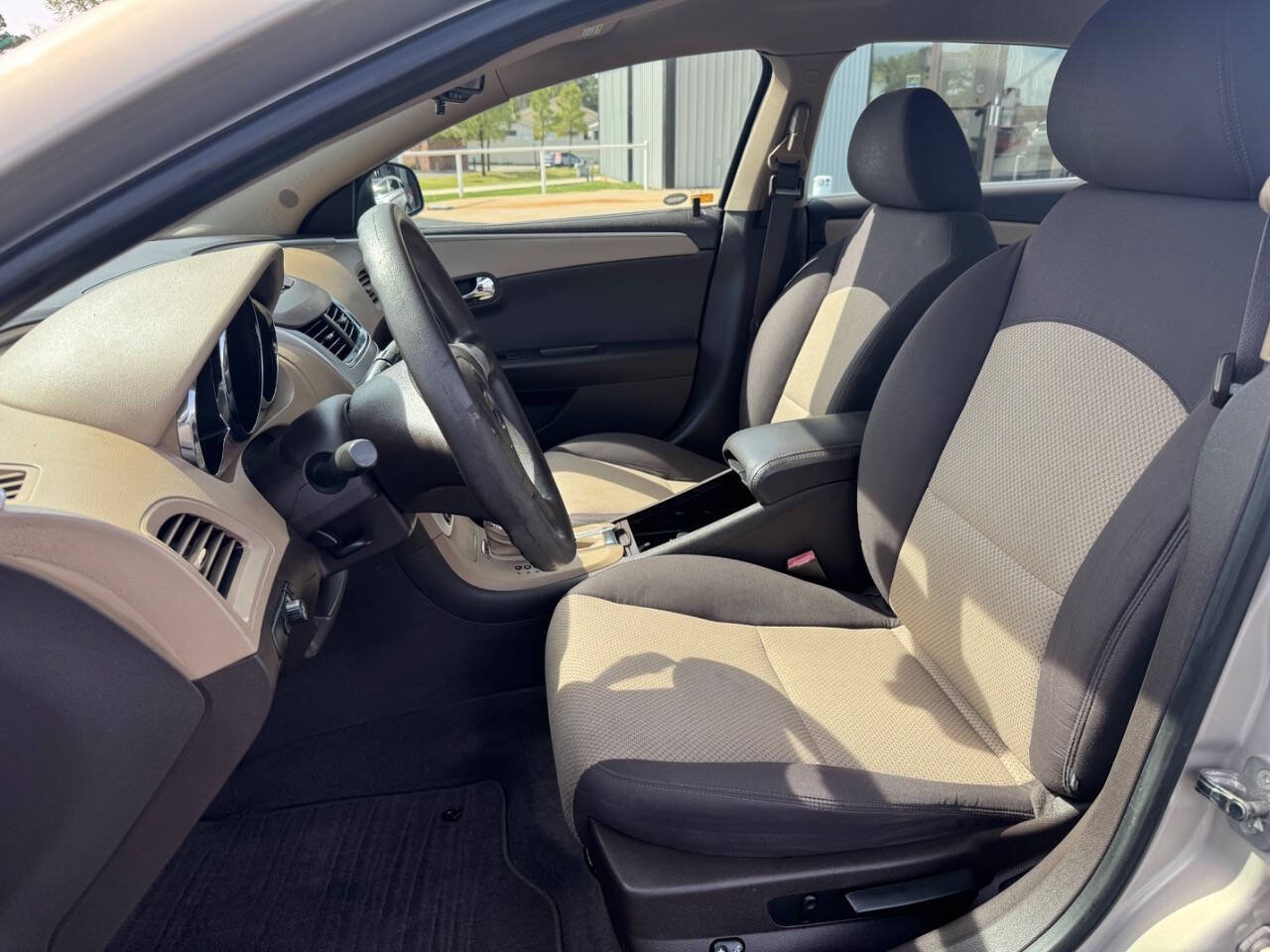 Used 2012 Chevrolet Malibu LS FWD image 17