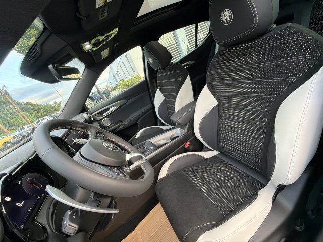 New 2026 Alfa Romeo Tonale w/ Active Assist Package AWD/4WD image 11