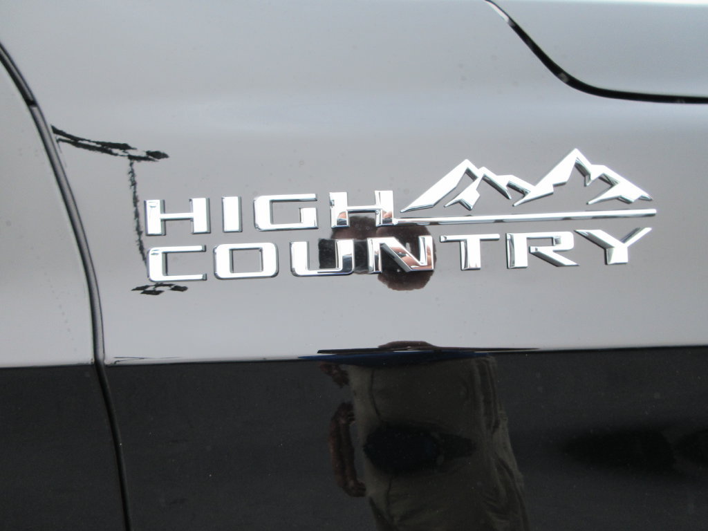 New 2027 Chevrolet Suburban High Country AWD/4WD image 11