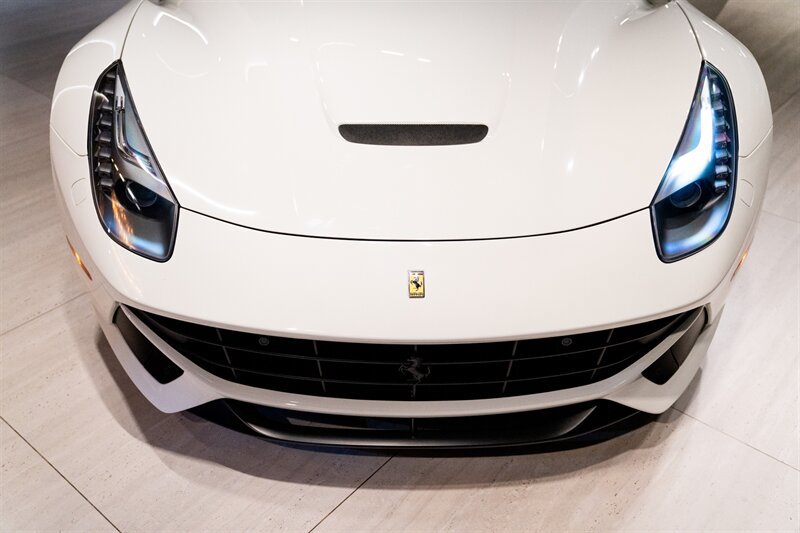 Used 2014 Ferrari F12 Berlinetta RWD image 11