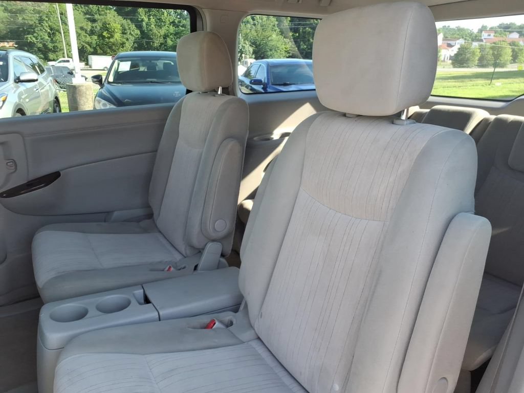 Used 2013 Nissan Quest SV FWD image 5