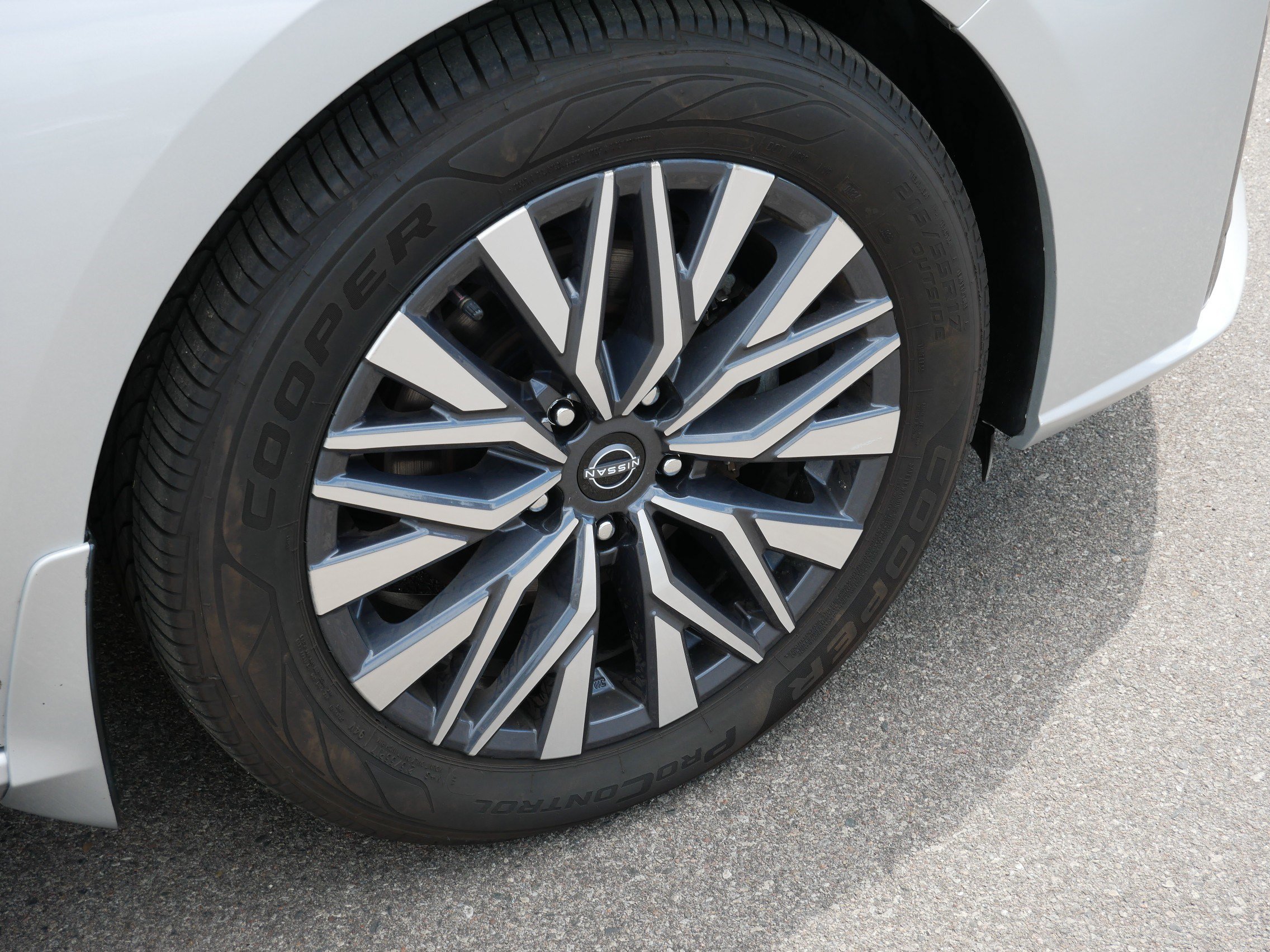Used 2023 Nissan Altima 2.5 SV FWD image 15