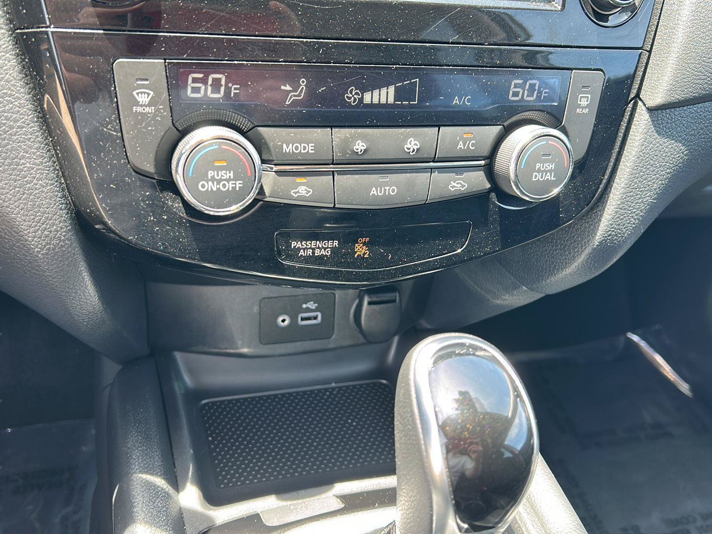 Used 2020 Nissan Rogue SV AWD/4WD image 18