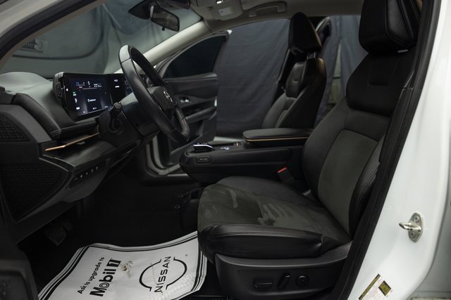 Used 2023 Nissan Ariya AWD image 23