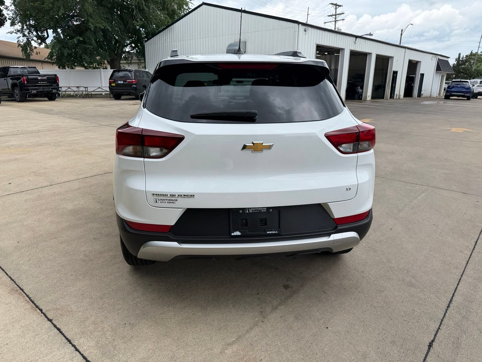 Used 2023 Chevrolet TrailBlazer LT FWD image 13