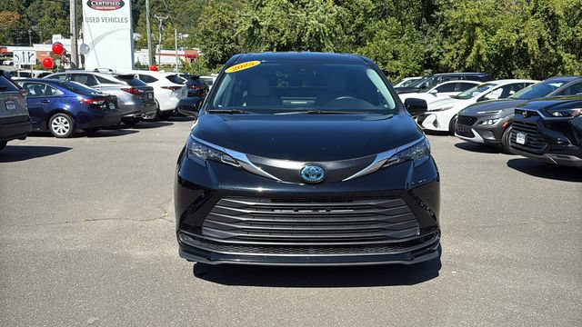 Certified 2025 Toyota Sienna LE FWD image 2