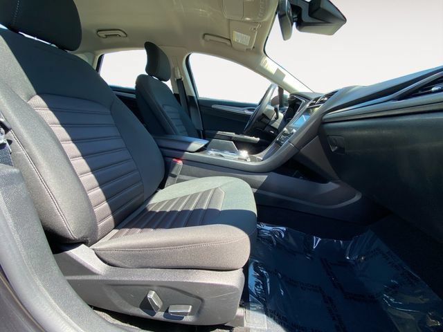 Used 2019 Ford Fusion SE FWD image 15