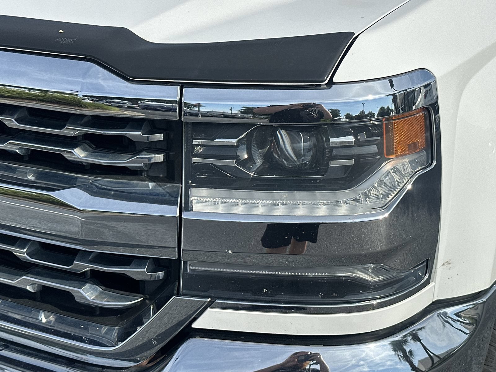 Used 2018 Chevrolet Silverado 1500 LTZ w/ LTZ Plus Package AWD/4WD image 11