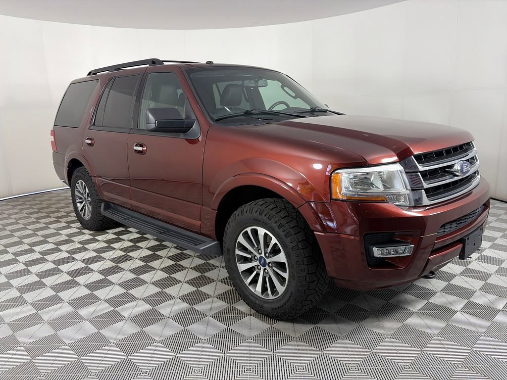 Used 2017 Ford Expedition XLT w/ Equipment Group 202A AWD/4WD image 1