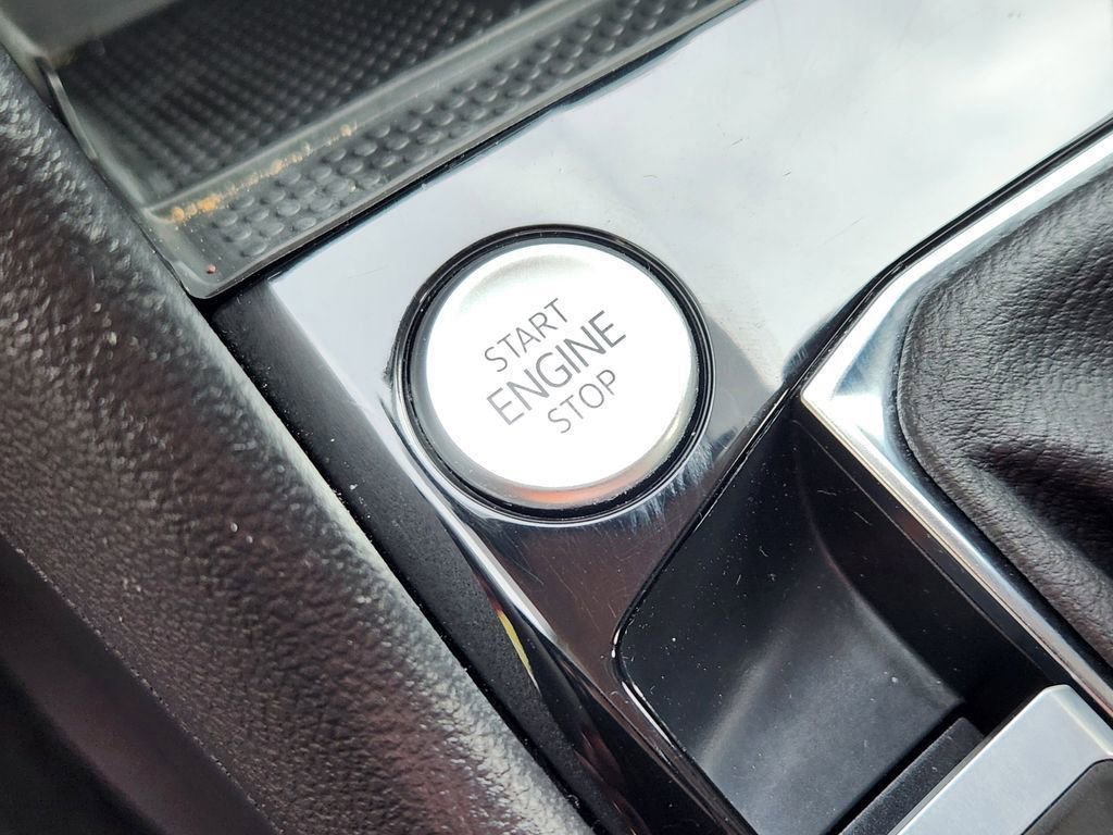 Used 2024 Volkswagen Taos SE image 15