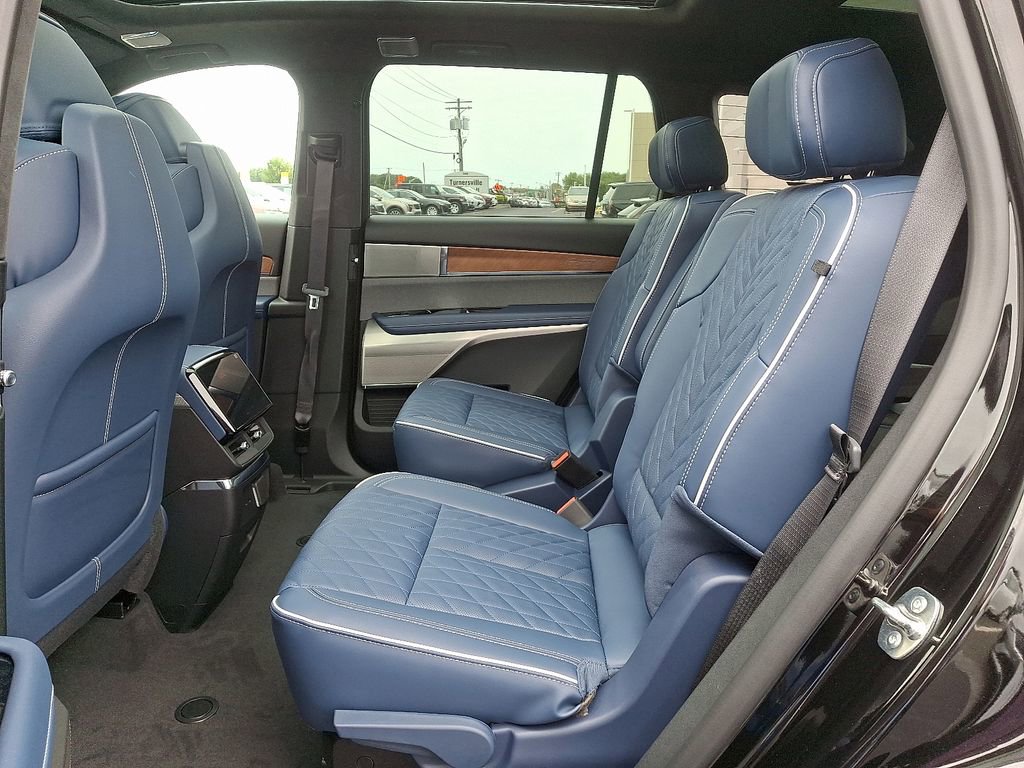 New 2026 Cadillac Vistiq Premium Luxury image 5