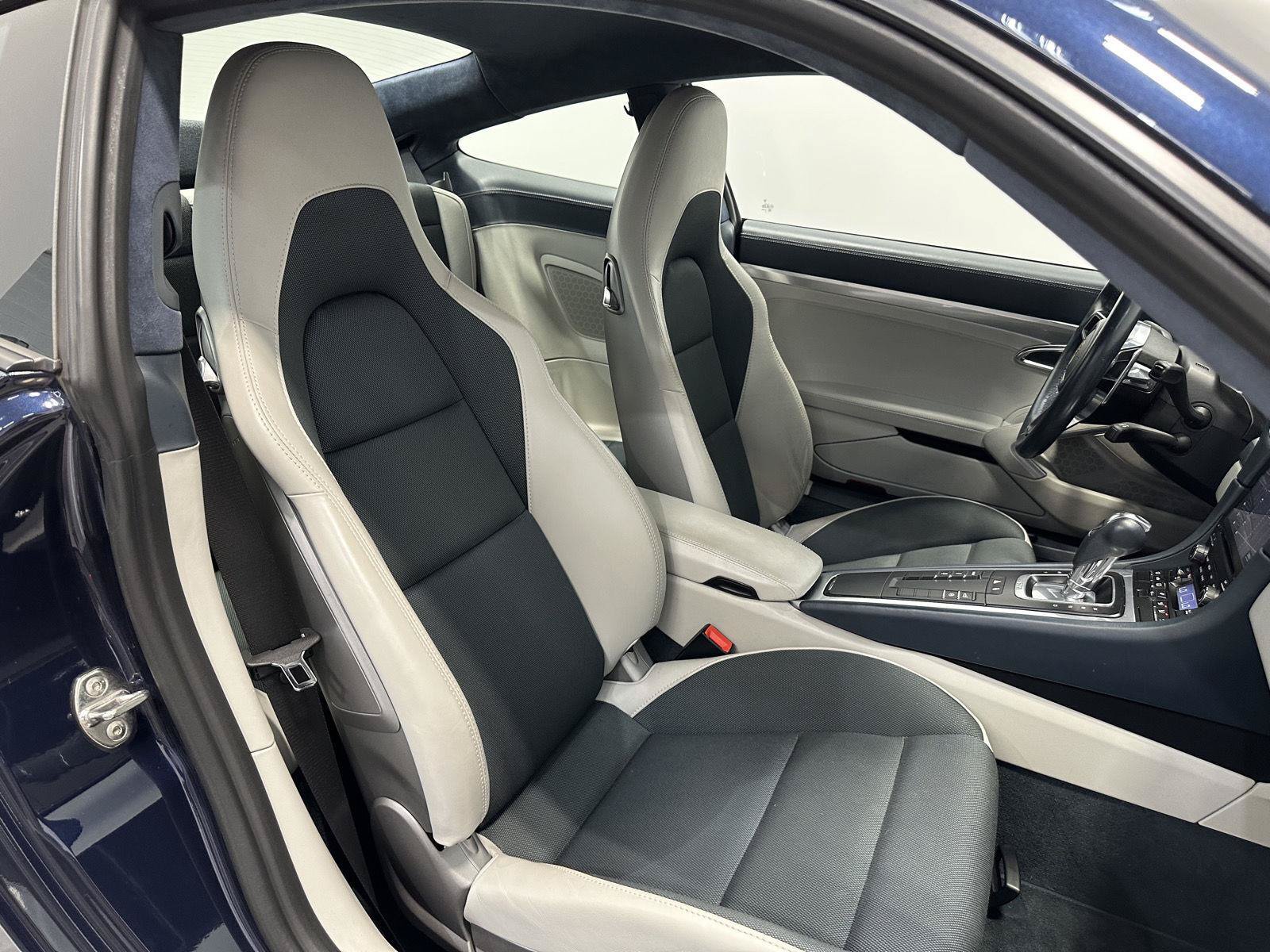 Certified 2018 Porsche 911 Carrera RWD image 33