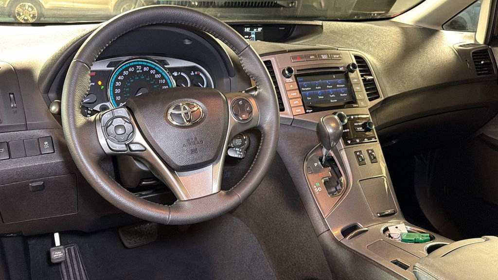 Used 2015 Toyota Venza XLE image 16