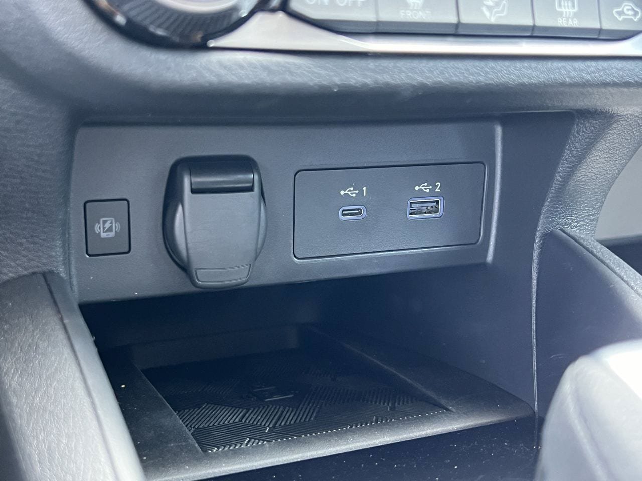 Certified 2025 Nissan Versa SR w/ Trunk Package FWD image 20