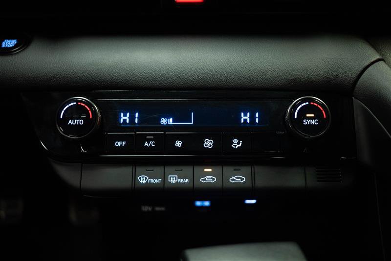 Used 2025 Hyundai Elantra Sport FWD image 19