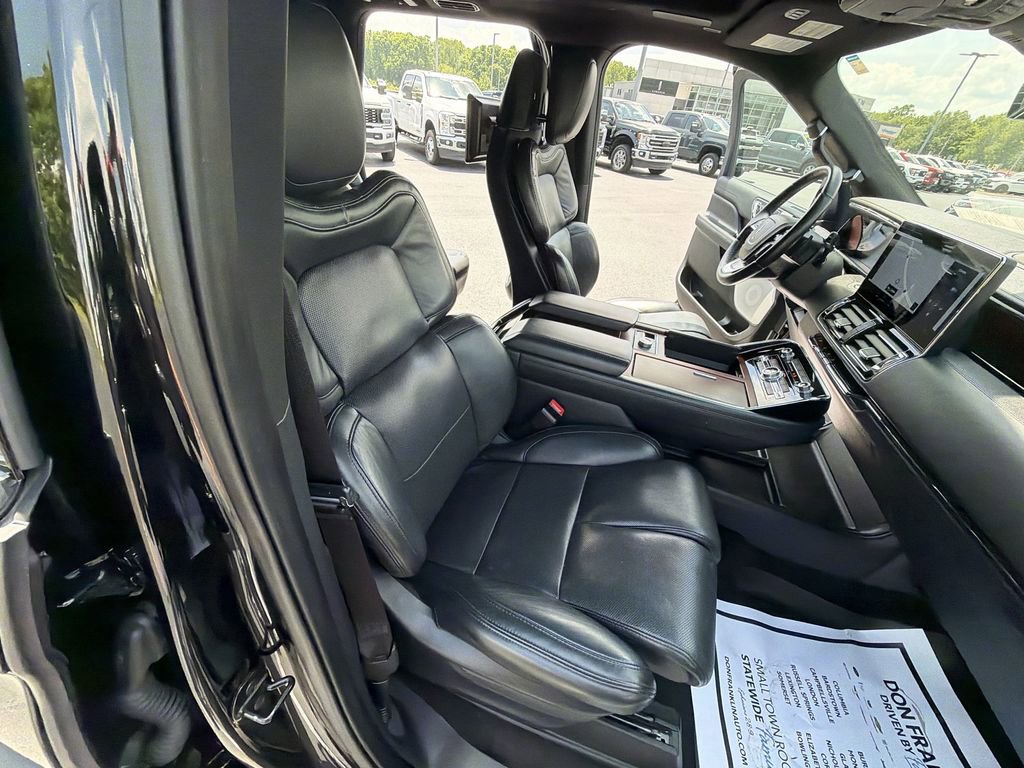 Used 2022 Lincoln Navigator L Reserve AWD/4WD image 32
