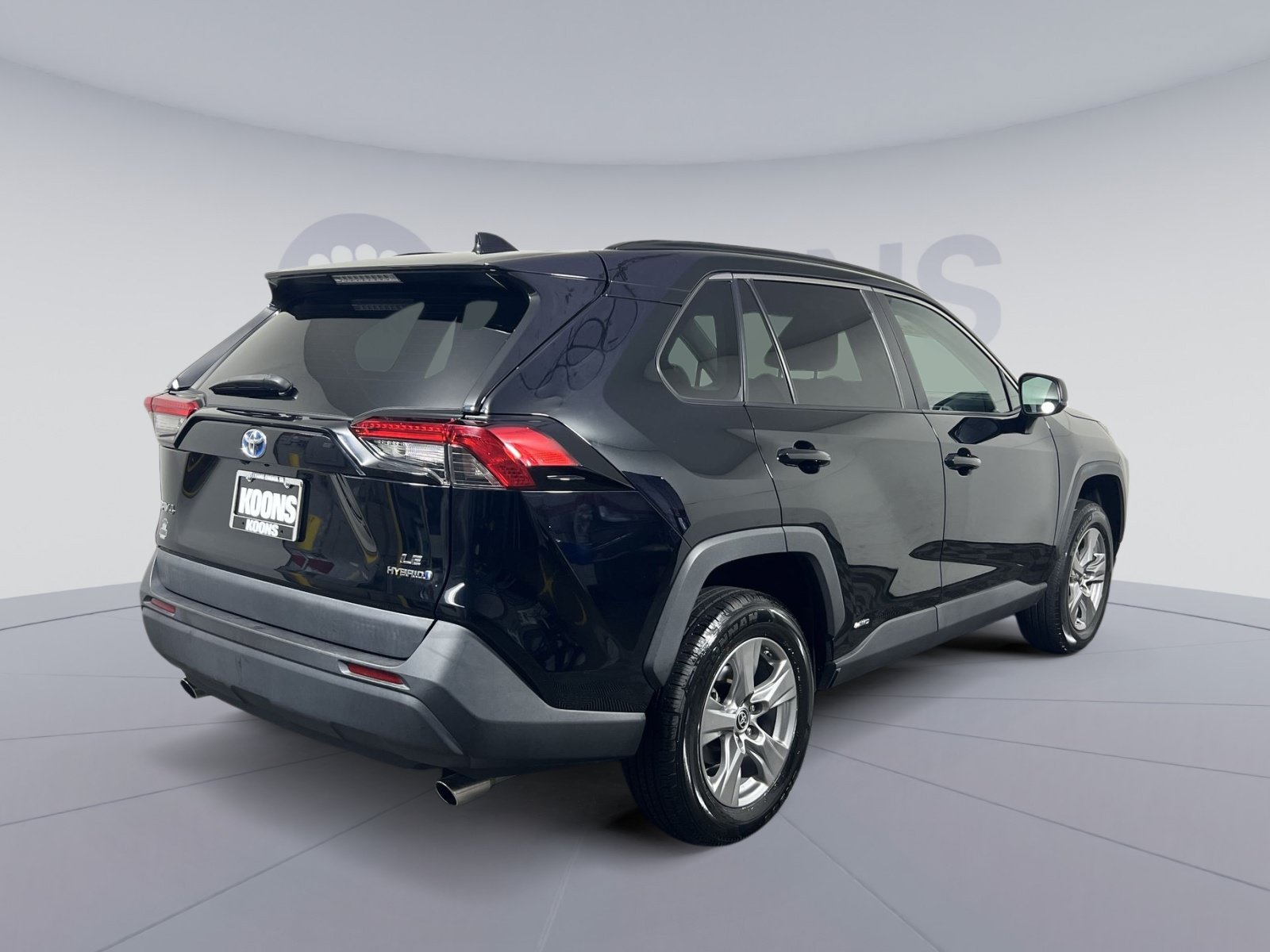 Used 2022 Toyota RAV4 LE AWD/4WD image 11