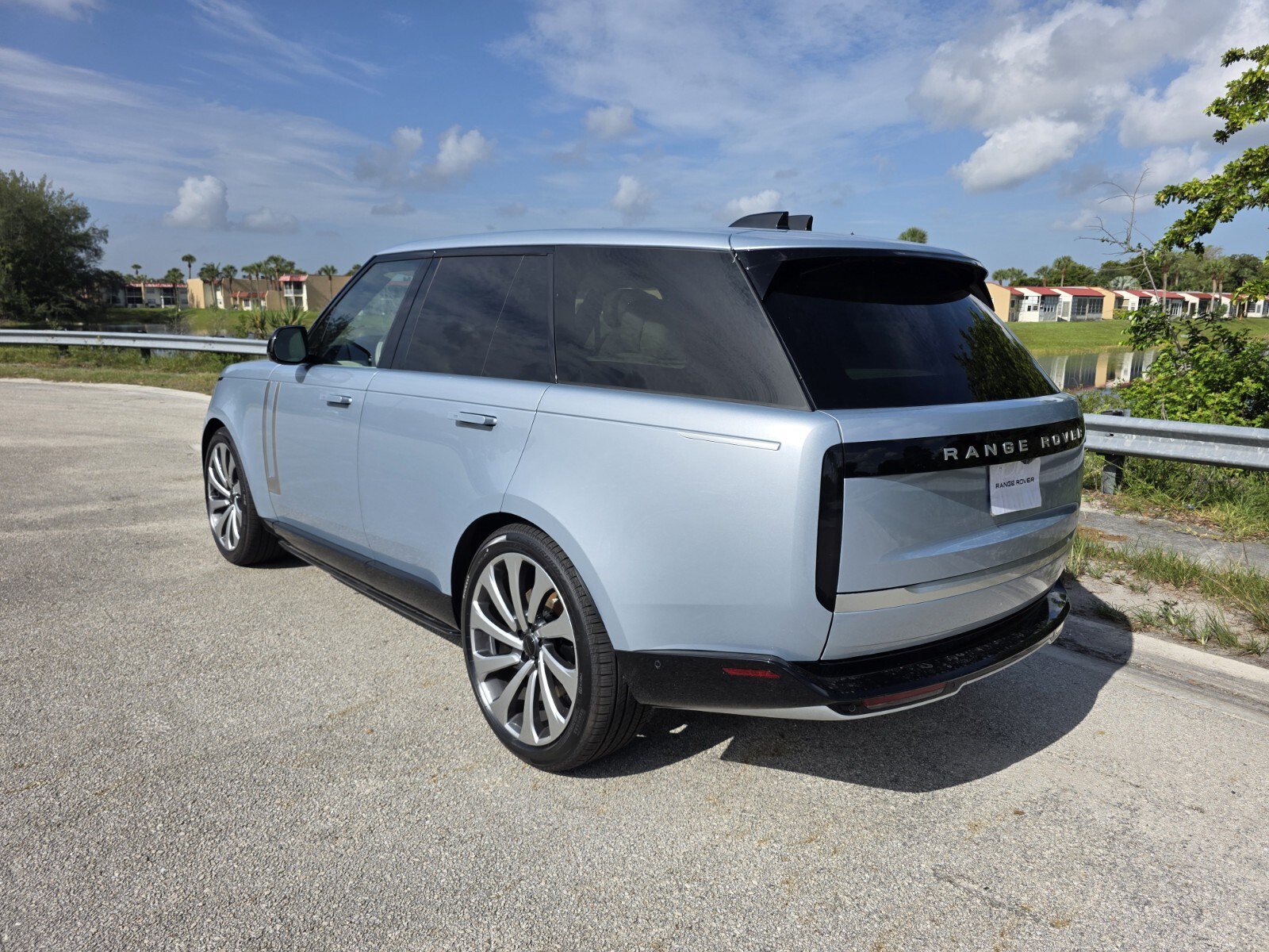 New 2026 Land Rover Range Rover Autobiography AWD/4WD image 2