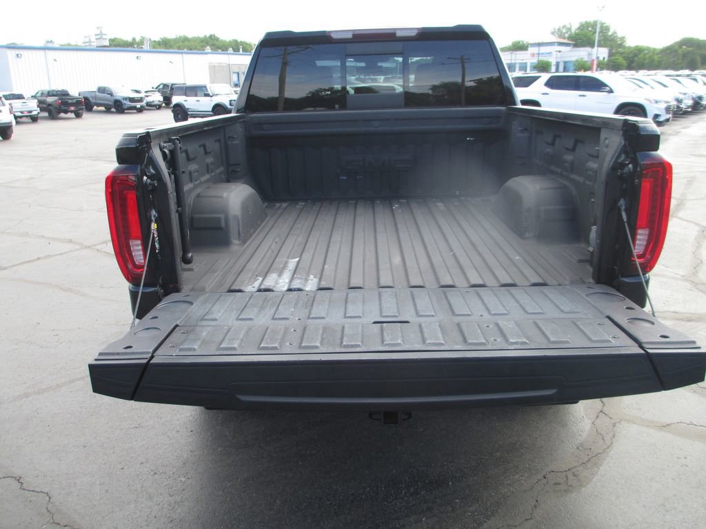 Used 2022 GMC Sierra 1500 SLT w/ SLT Premium Plus Package AWD/4WD image 8