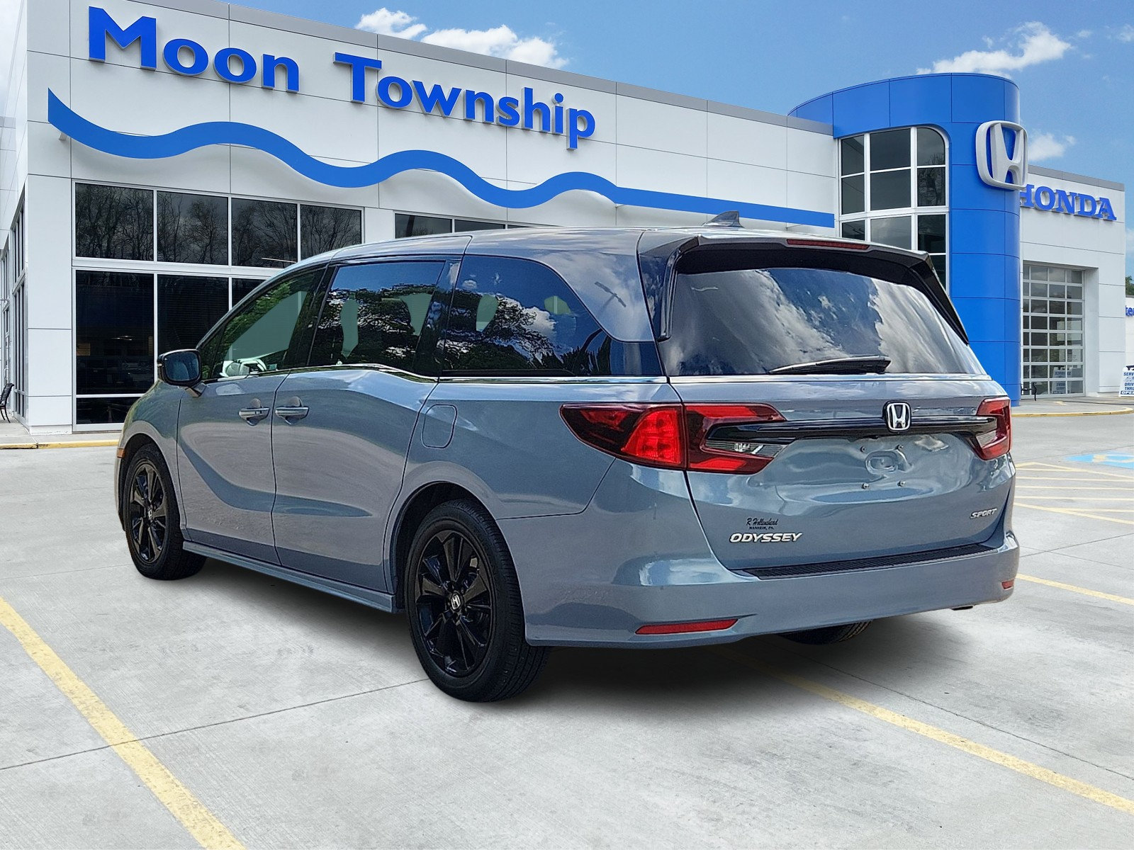 Used 2023 Honda Odyssey Sport image 4