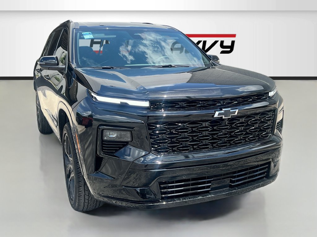 Used 2024 Chevrolet Traverse RS w/ LPO, Floor Liner Package FWD image 1