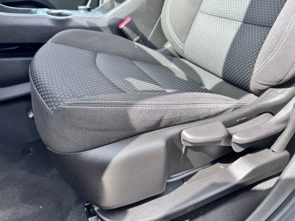 Used 2023 GMC Terrain SLE image 23