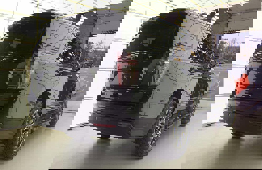 Certified 2024 Chevrolet Tahoe Z71 w/ Luxury Package image 2