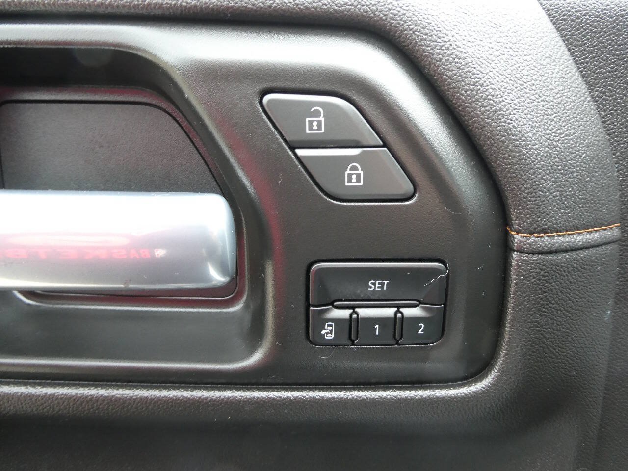Used 2021 GMC Sierra 1500 AT4 w/ Technology Package AWD/4WD image 31