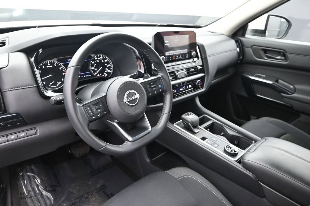 Used 2025 Nissan Pathfinder SV AWD/4WD image 18