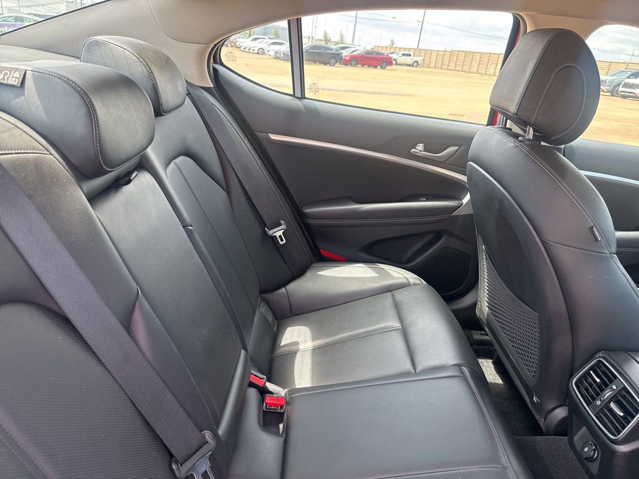 Used 2022 Genesis G70 2.0T RWD image 32