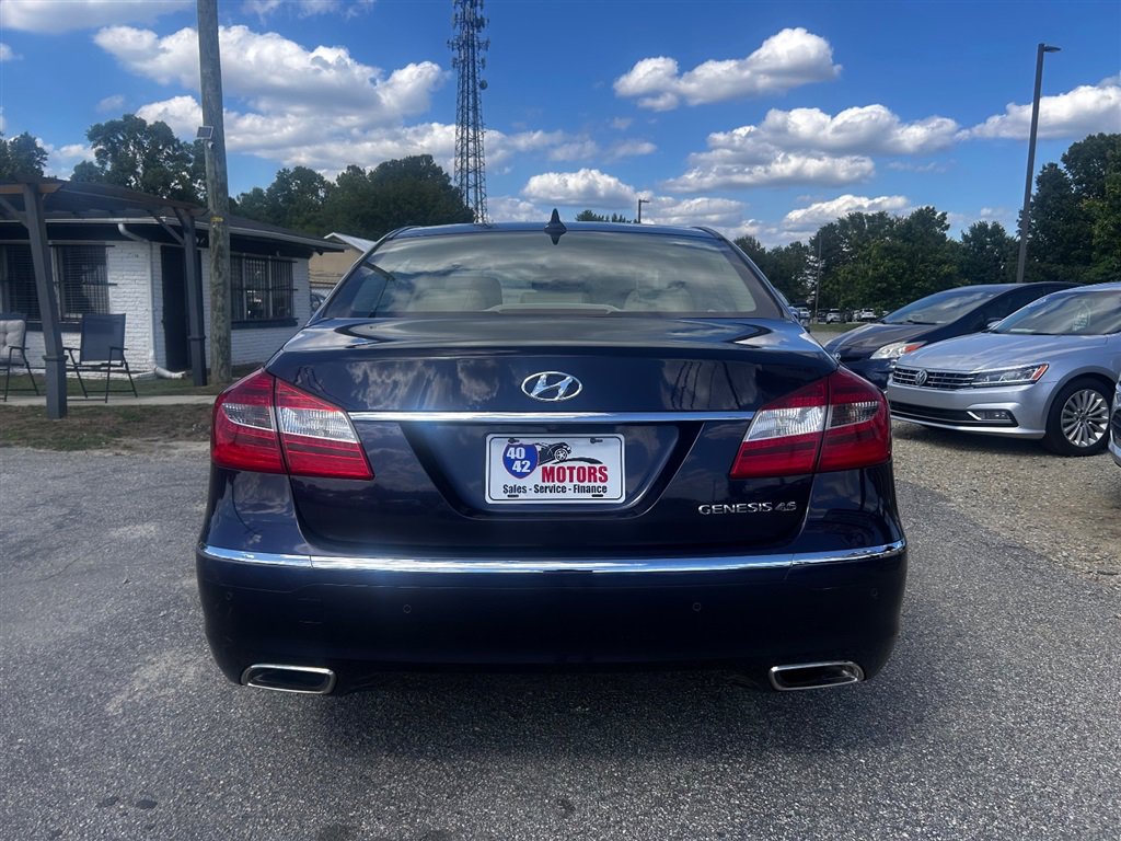 Used 2012 Hyundai Genesis 4.6 RWD image 4