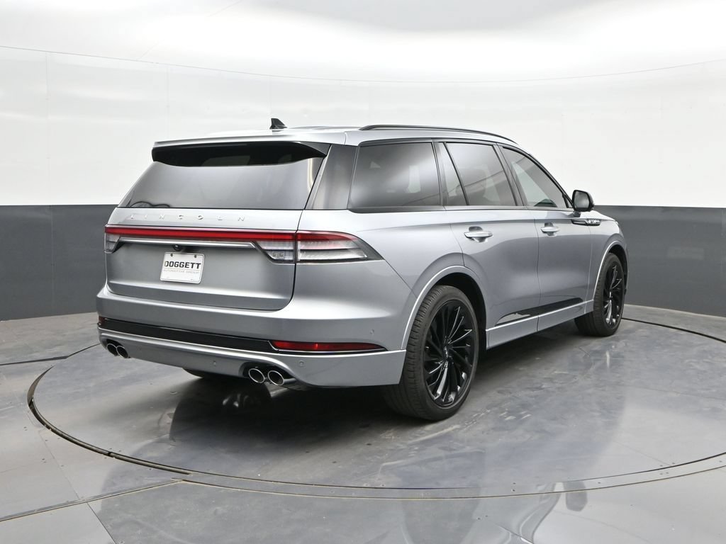 Used 2024 Lincoln Aviator Reserve w/ Equipment Group 201A RWD image 11