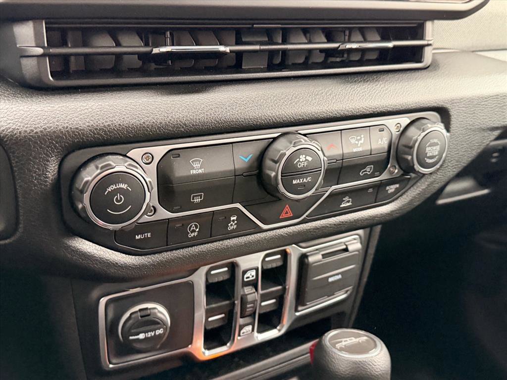 Used 2025 Jeep Gladiator Sport image 20
