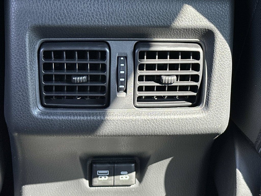 Used 2026 Toyota Camry SE FWD image 17
