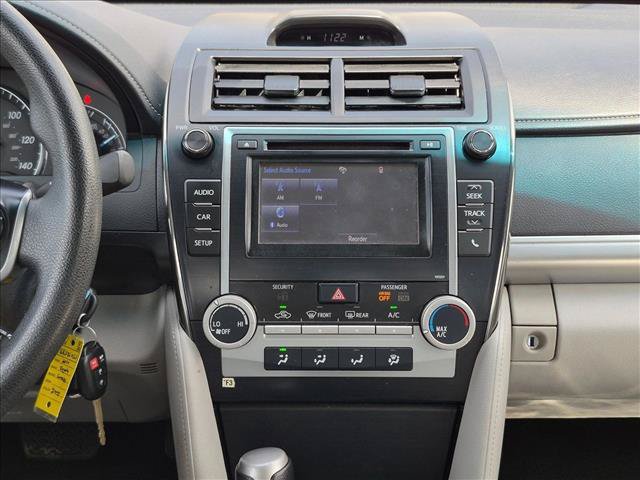 Used 2014 Toyota Camry LE FWD image 14