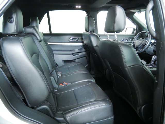 Certified 2018 Ford Explorer XLT AWD/4WD image 16