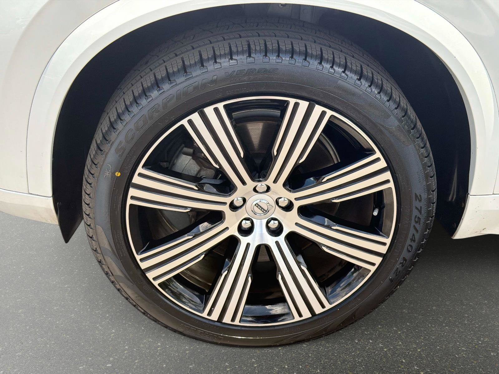 Used 2024 Volvo XC90 T8 Core w/ Protection Package Premier AWD/4WD image 10