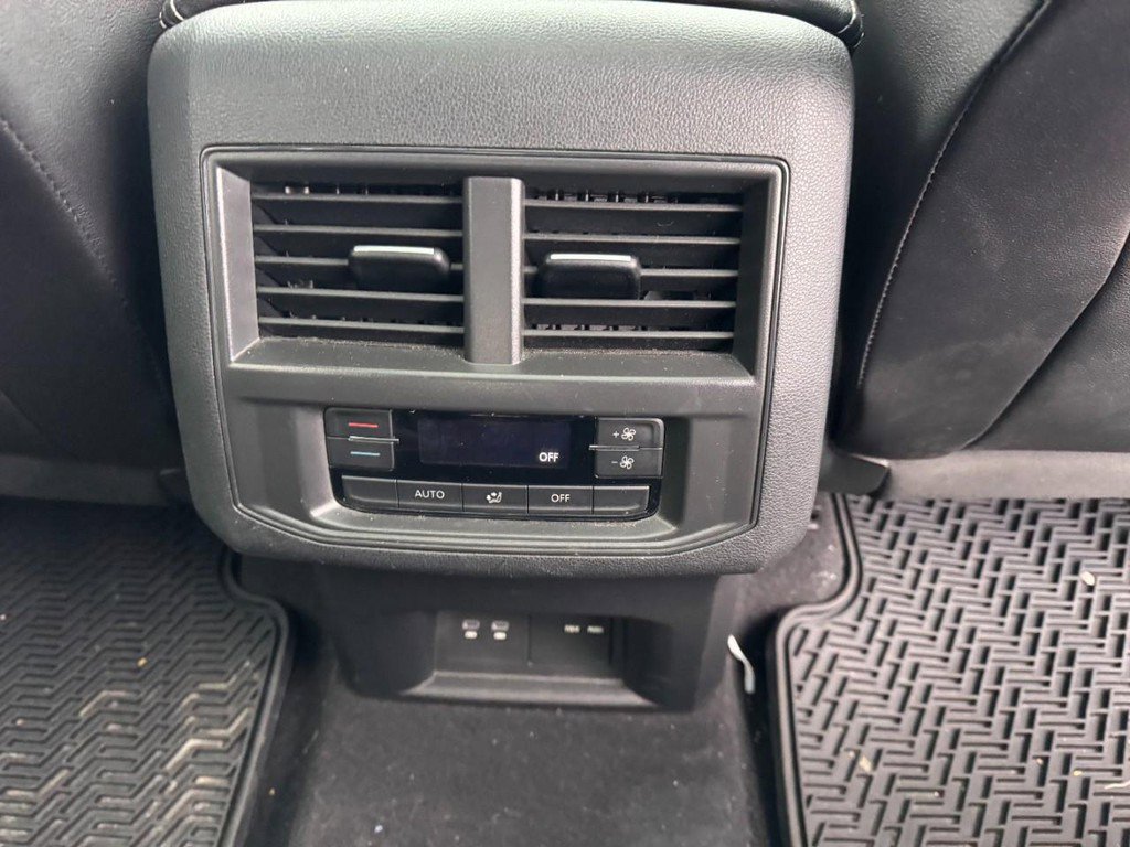 Used 2021 Volkswagen Atlas SEL R-Line image 19