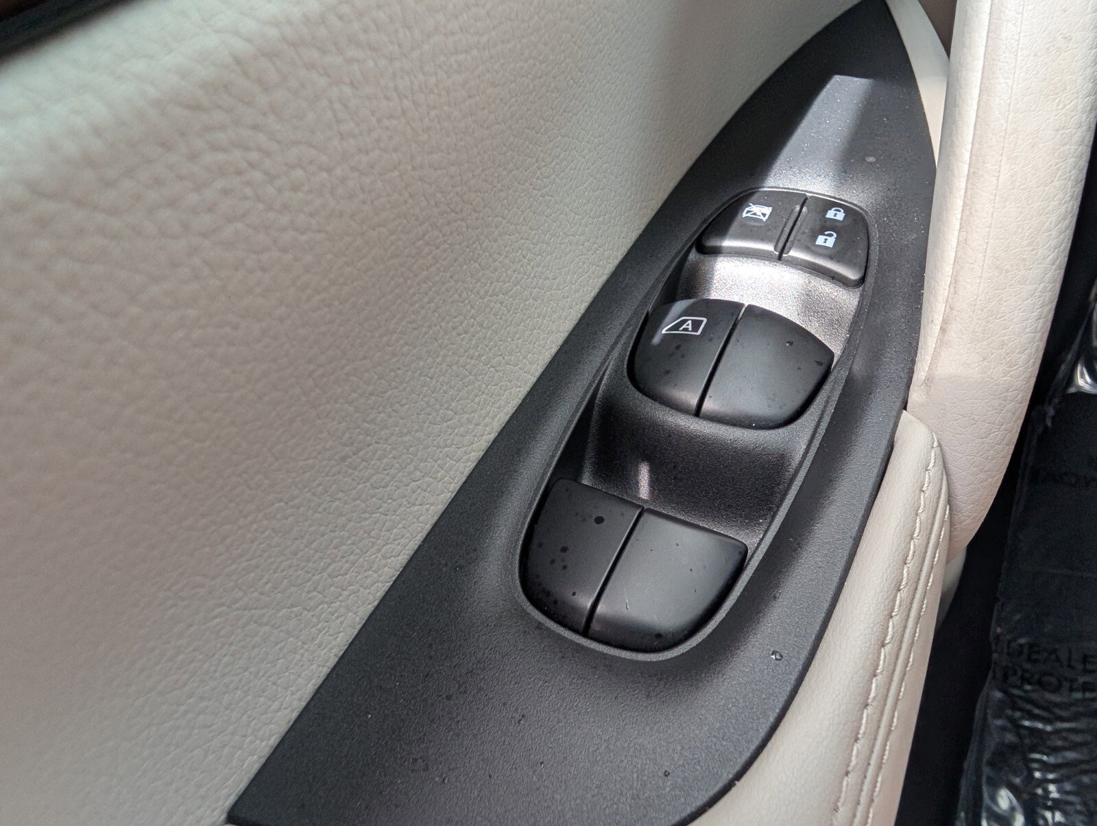 Certified 2022 Nissan Rogue Sport SL FWD image 37