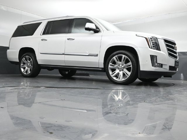 Used 2018 Cadillac Escalade ESV Premium Luxury AWD/4WD image 38